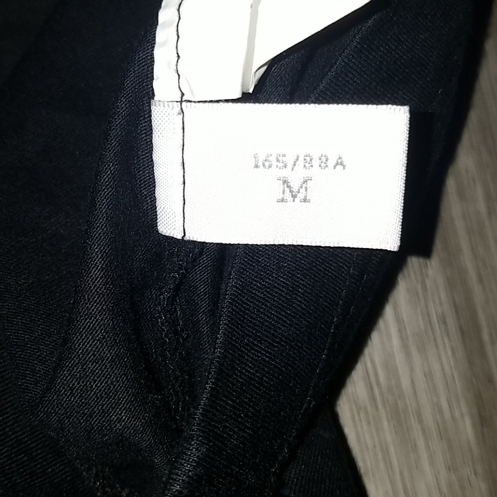 Cold Shoulder Basic Tops - Picture 6 of 8